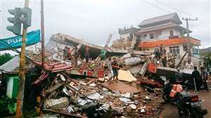 Endonezya’da şiddetli deprem ölü sayısı artıyor