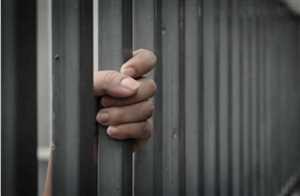 Husi milislerinin cezaevlerinde tıbbi ihmal nedeniyle kadın tutuklunun sağlığı bozuldu