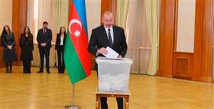 Azerbaycan seçimlerinin Aliyev yüzde 93,9 ile kazandı