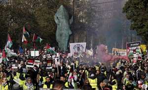 هتفت: "فلسطين حرة".. مظاهرات في مدن أوروبية تطالب بوقف العدوان على غزة