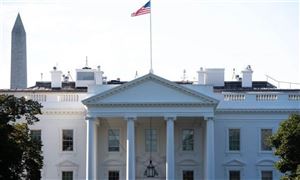 واشنطن.. اصطدام سيارة ببوابة البيت الأبيض (فيديو)
