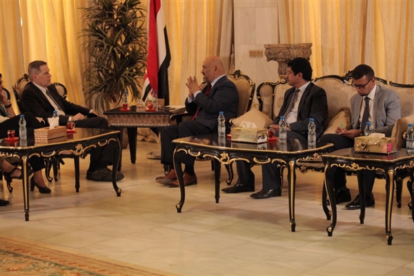 وزير الخارجية للسفير الأمريكي: العمليات العسكرية تسير بصورة تتوافق مع القانون الدولي الإنساني