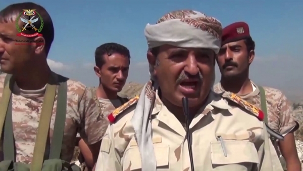 قائد عسكري: هناك مؤامرة كبيرة على تعز وعلى "الشرعية" تنفذها مجاميع خارجة عن القانون