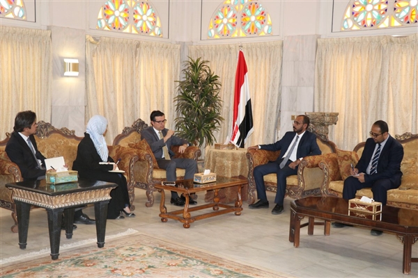 وزير الثروة السمكية يبحث مع السفير التركي مشاريع إعادة تأهيل المنشئات السمكية