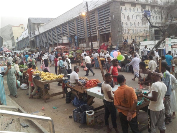 نحو الهاوية.. خلاصة الوضع المعيشي في عدن