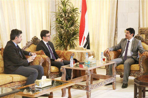 السفير التركي: بقاء وفد الشرعية في جنيف حتى آخر لحظة دليل على حرصها على السلام