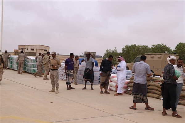 المهرة تستقبل مساعدات إغاثية سعودية