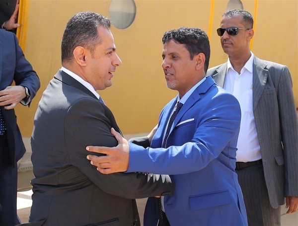 عاجل: رئيس الوزراء يبدأ أعماله من محافظة المهرة