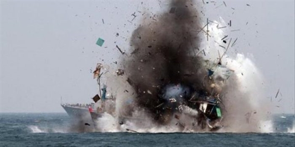 قتلى وجرحى من الصيادين في استهداف لقارب بمدينة الحديدة