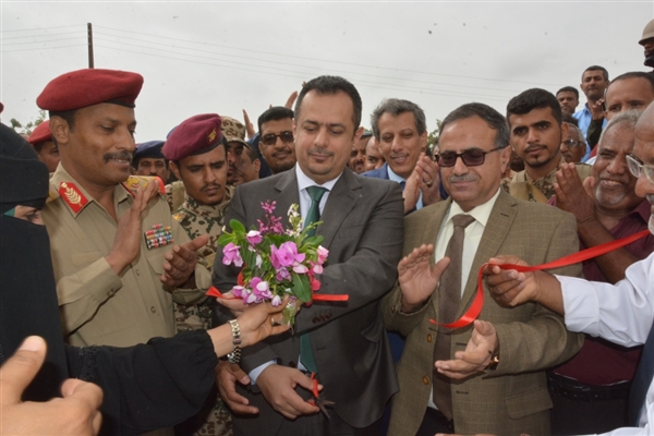 افتتحها رئيس الوزراء.. جامعة أبين أحد الصروح العلمية وخطوة نحو اليمن الجديد