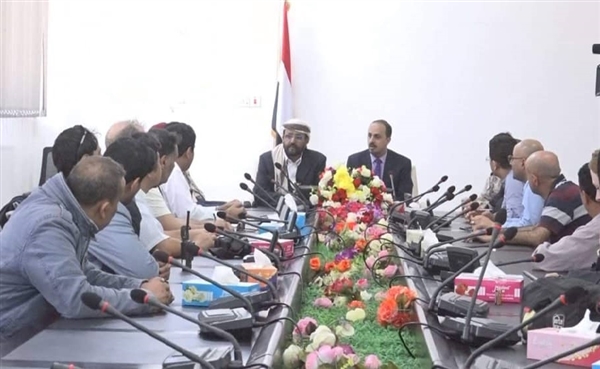 وزير الإعلام ومحافظ مأرب يبحثان تنفيذ مشروع مجمع سبأ الإعلامي
