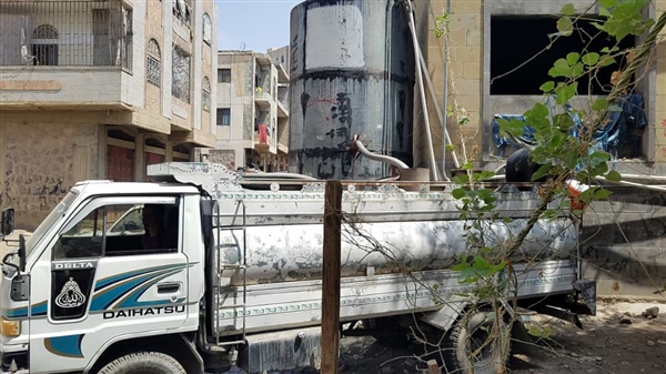 سببها حصار الحوثيين.. أزمة مياه حادة تضرب مدينة تعز وتهدد سكانها (تقرير خاص)