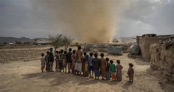 الحديدة حازت النصيب الأكبر.. 100 مدني يُقتل أسبوعيا خلال العام الماضي في اليمن