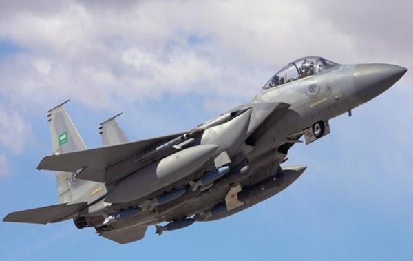 قتلى وجرحى في غارات للتحالف العربي على تجمعات للميليشيات في تعز