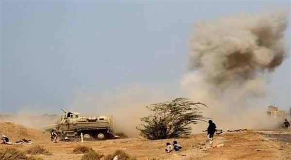 عناصر ميليشيات الحوثي تحصد لغماً زرعته سابقاً في دمت شمالي الضالع