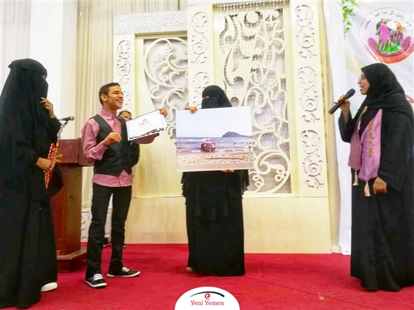 تجاوز أربع إعاقات وحقق المركز الأول بين 32 دولة.. عدن تحتفي بالطفل المعجزة