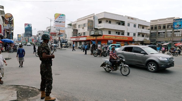 جماعة الحوثي تعاود قطع خدمة الإنترنت عن مدينة الحديدة غربي اليمن