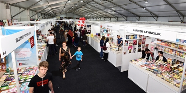 لماذا منع أكرم إمام أوغلو تنظيم أكبر معارض المطبوعات الإسلامية في إسطنبول؟!