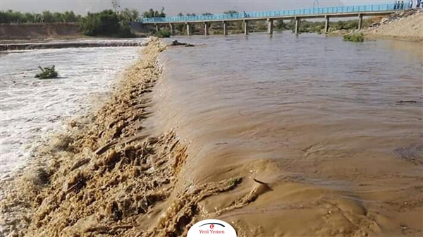 السيول تغرق مخيمات النازحين في محافظة مأرب