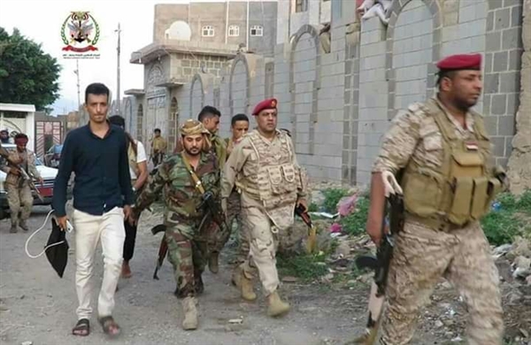 قائد محور تعز: نؤكد استمرار المعركة وهدفنا كسر الحصار عن المدينة