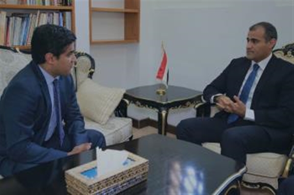 الحضرمي: الحكومة تسعى لإيقاف دعم الإمارات لمليشيات الانتقالي