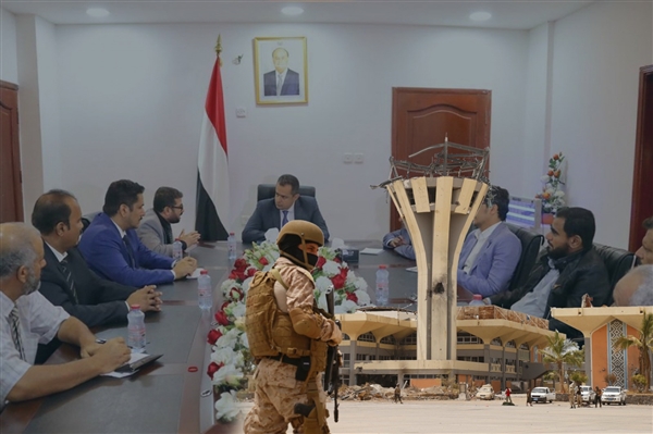 الحكومة: إنجاح أي حوار مرهون بوقف انحراف دور الإمارات