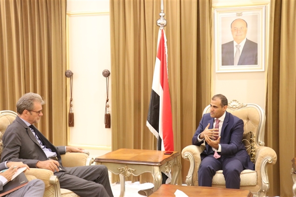 الحكومة : اتهام الإمارات للجيش بالإرهاب غير مقبول