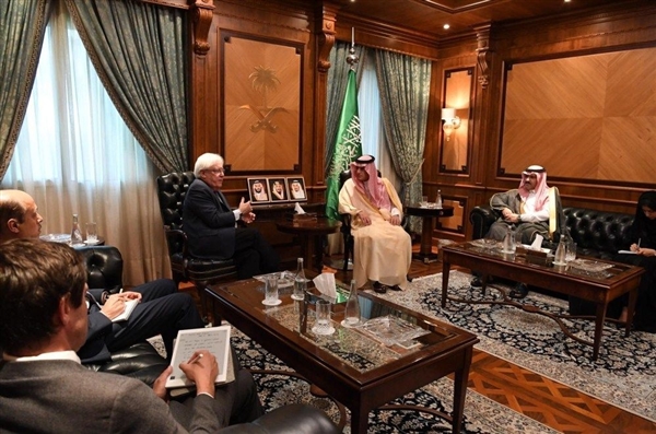 الجبير يناقش مستجدات الأزمة اليمنية مع "غريفيث"