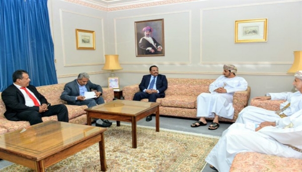 ما حقيقة لقاء قيادات حكومية بالحوثيين في مسقط؟