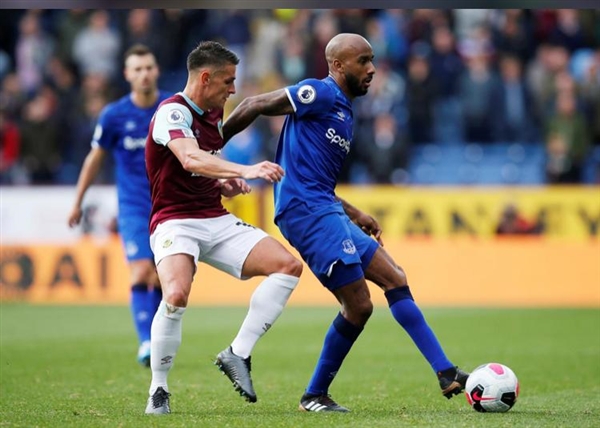 لماذا استبعد ديلف من تشكيلة انجلترا في التصفيات الأوروبية؟