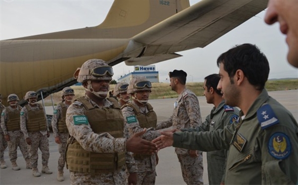 قوات سعودية تتسلم مقر قيادة التحالف في عدن