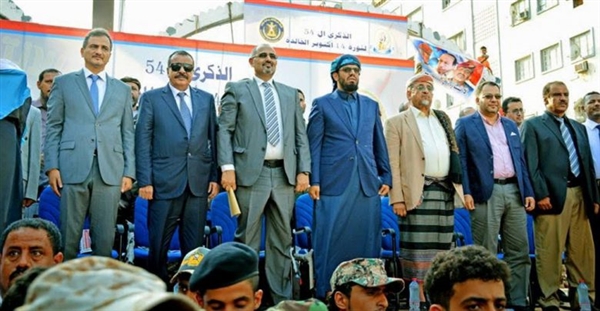 الانتقالي يهاجم السفير السعودي ويتهمه بالعمالة