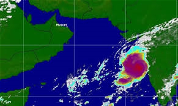 إعصار "كيار" يتراجع إلى الدرجة الثالثة وتأثيراته بعيدة عن اليمن