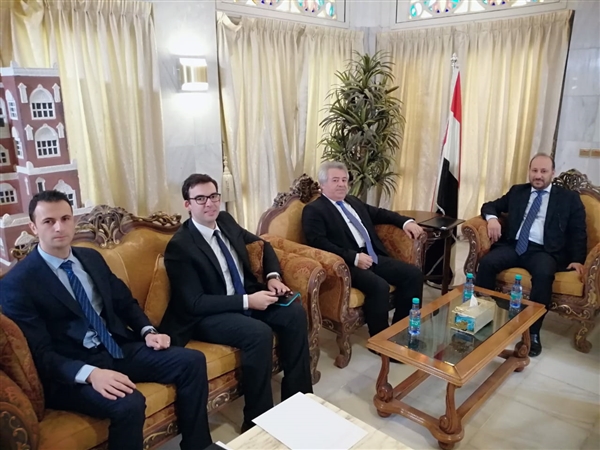 وزير التخطيط يبحث مع السفير التركي تخصيص منح لليمنيين