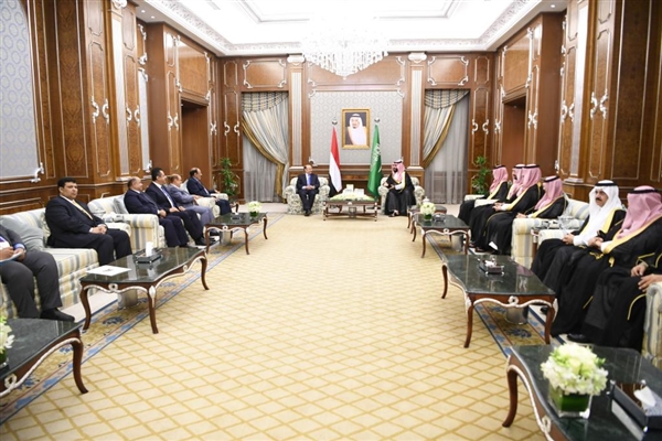 هادي يلتقي بن سلمان والأخير يؤكد"حريصون على أمن اليمن"