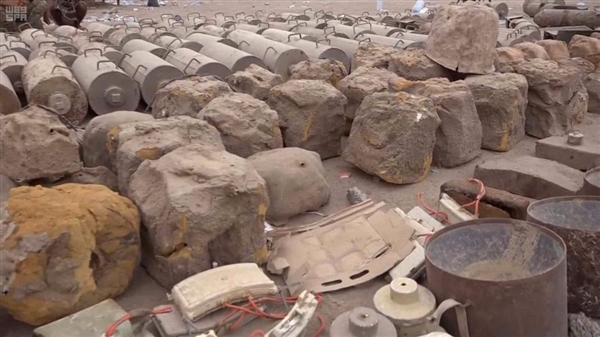 خلال أسبوع واحد.. انتزاع عدد كبير من الألغام زرعها الحوثيون