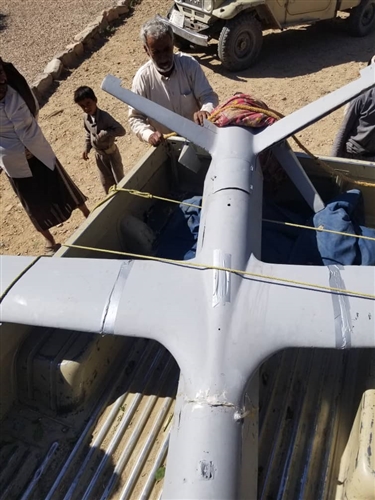 مواطن يتمكن من إسقاط طائرة تجسس للحوثيين في مأرب