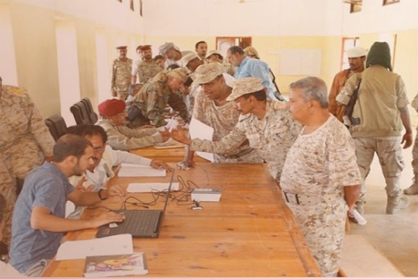 توجيهات حكومية بسرعة صرف مرتبات الجيش والأمن