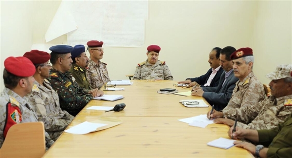 وزير الدفاع يوجه برفع الجاهزية وصد أي محاولات لزعزعة الاستقرار