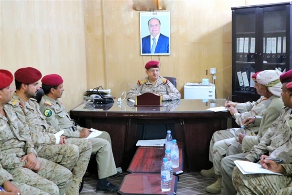 وزير الدفاع يؤكد على أهمية الإعلام في إسناد المعركة الوطنية