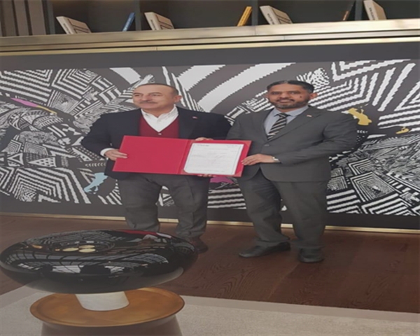 باتيس يلتقي وزير الخارجية التركي ويناقش معه أوضاع وهموم أبناء الجالية