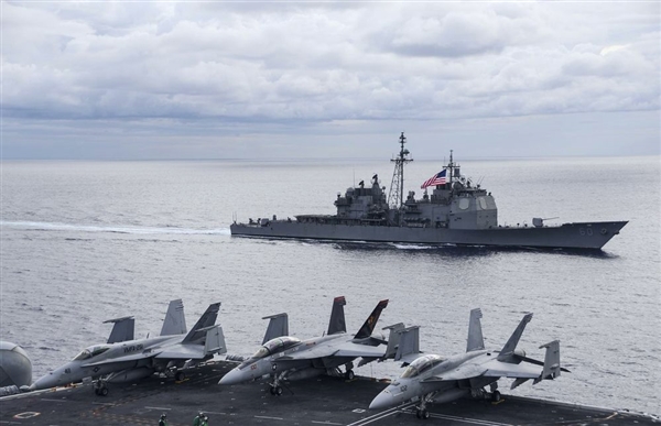 الولايات المتحدة تضبط سفينة محملة بصواريخ إيرانية كانت متجهة إلى اليمن