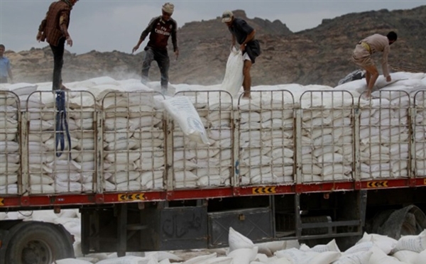 بعد تحذيرات دولية .. مليشيات الحوثي تتراجع عن قرار ضريبة المساعدات الإغاثية