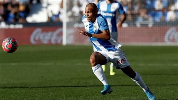 نادي برشلونة يقترب من التعاقد مع المهاجم برايثوايت