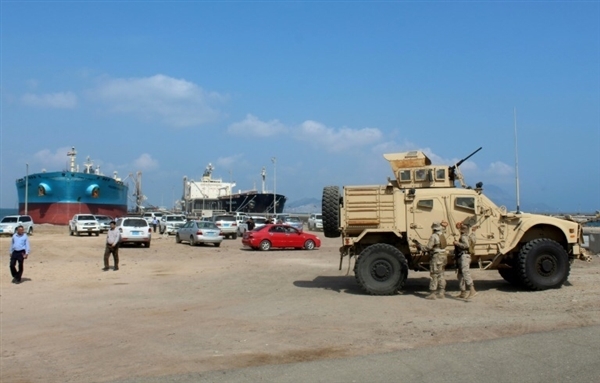 مليشيات الانتقالي المدعومة إماراتيا تمنع قوات سعودية من دخول ميناء الزيت في عدن