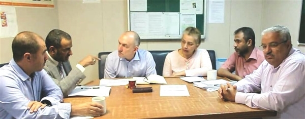 الحكومة تعلن تعليق عمل فريقها في لجنة اعادة الانتشار بالحديدة وتحمل الحوثيين المسؤولية