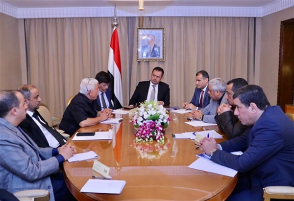 الحكومة تعلن تعليق الرحلات الجوية والبرية ووقف الدراسة تحسباً لانتشار "كورونا"