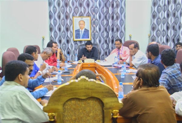 محافظ شبوة يوجه باتخاذ الإجراءات الاحترازية لمواجهة فيروس كورونا