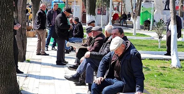 "الداخلية التركية" تحظر تجول كبار السن واستقبال الزبائن في المطاعم