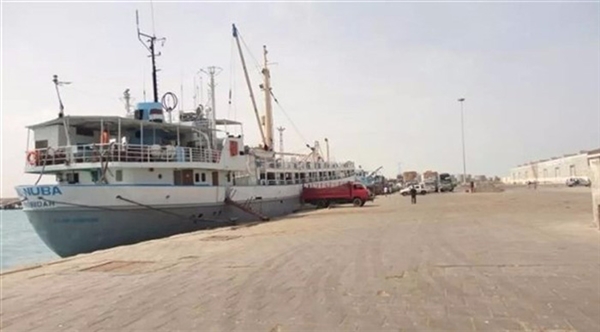 للمرة الثانية.. مليشيات الحوثي تحتجز سفينة الأمم المتحدة في الحديدة وتمنعها من المغادرة